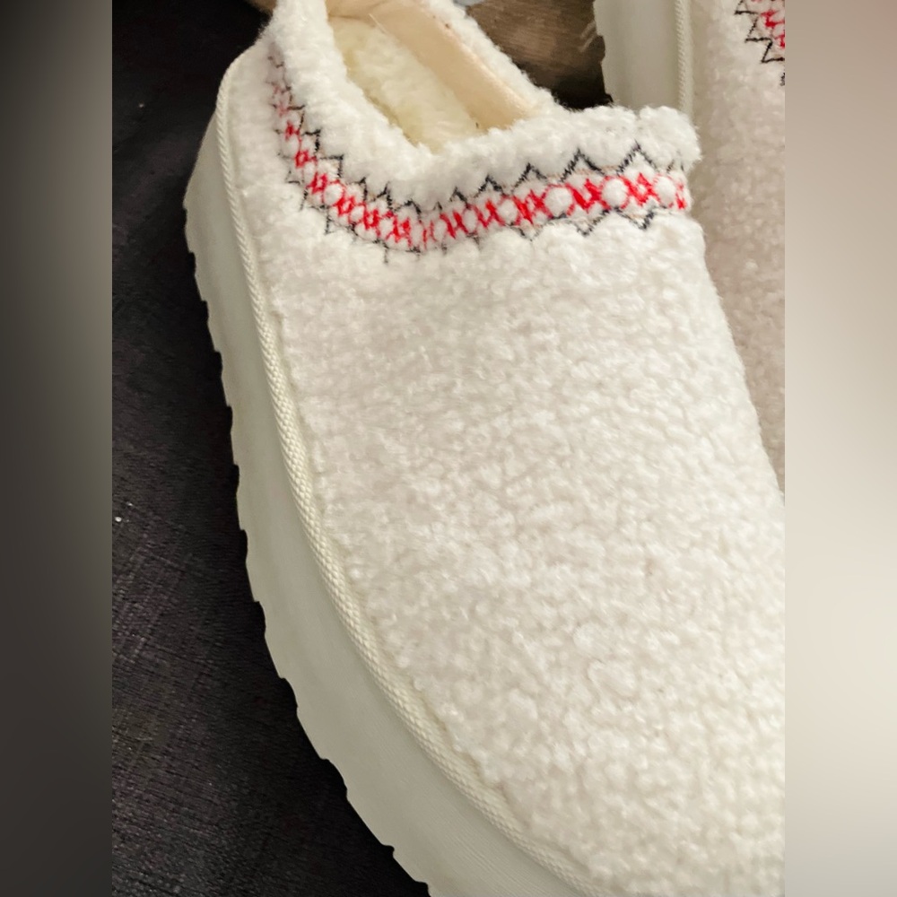 White Cozy Women's Sherpa Platform Shoes with Aztec Accents with pull tab - Picture 3 of 6